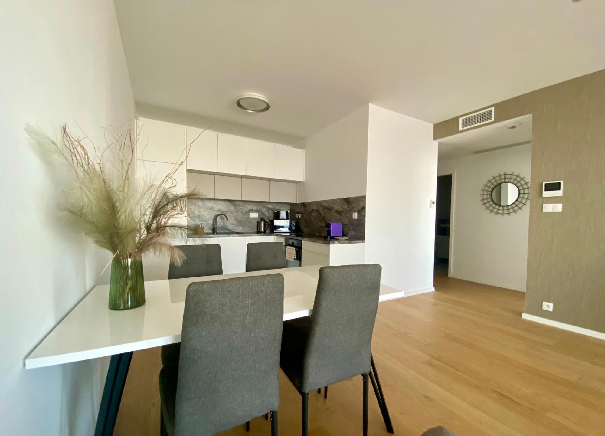 Danubius Apartments บราติสลาวา ภายนอก รูปภาพ