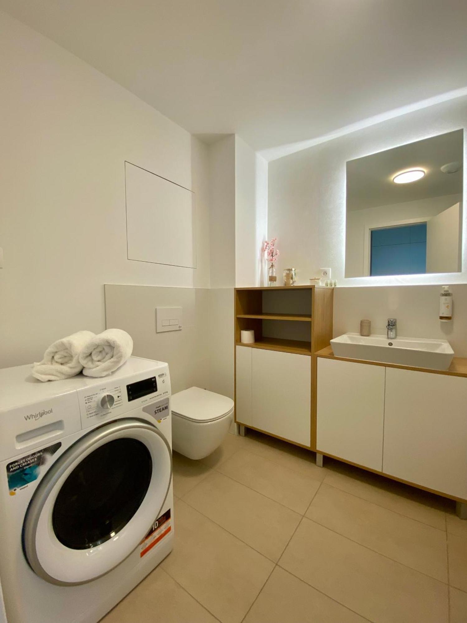 Danubius Apartments บราติสลาวา ภายนอก รูปภาพ